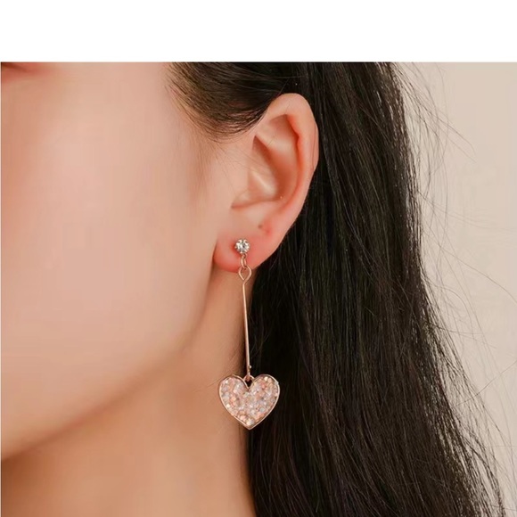 SEQUIN DROP HEART EARRINGS NWT - Picture 4 of 7